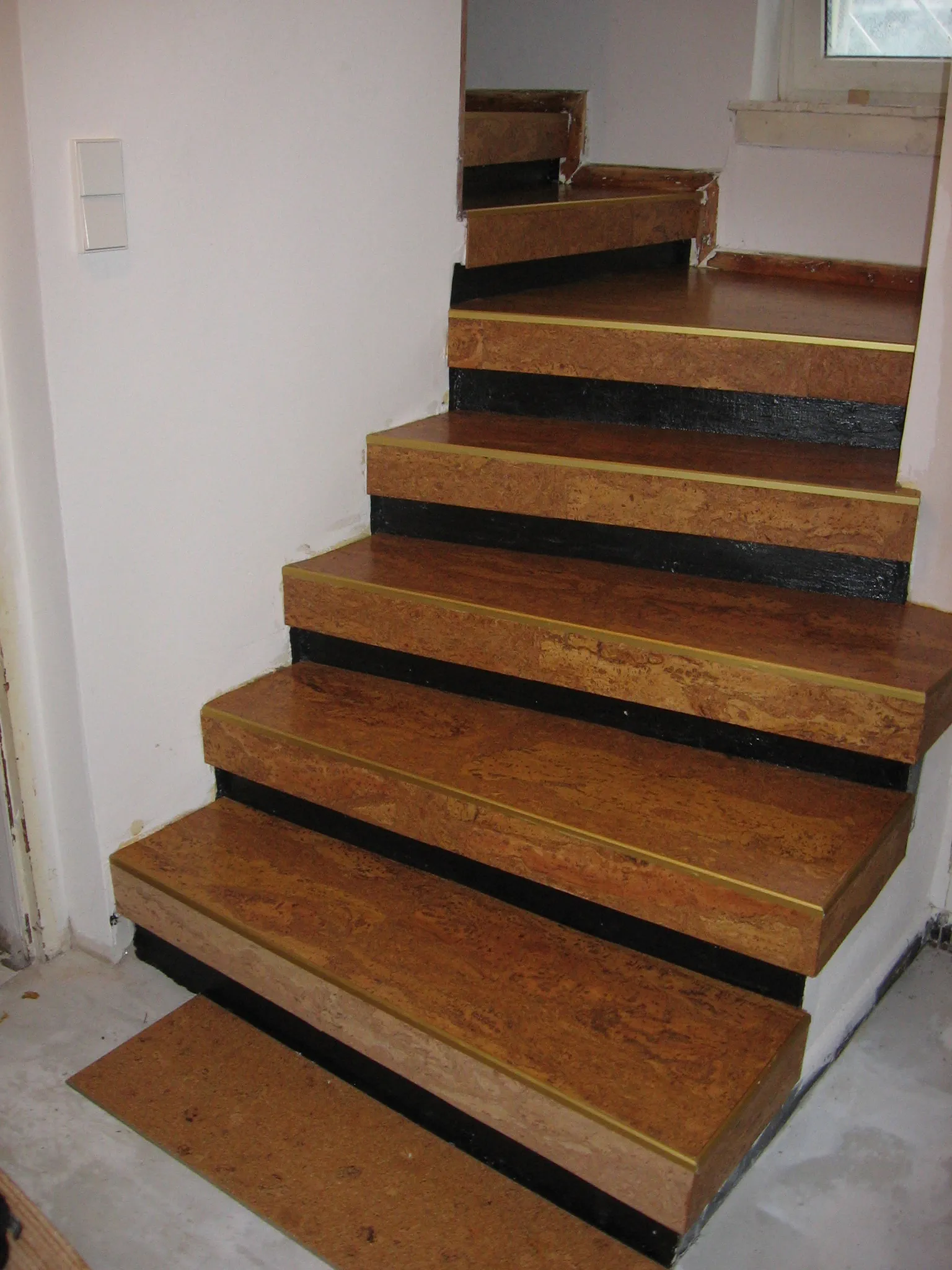 Classic Madera Manual Treppe – Korkboden Referenz von Naturo Bodenbeläge