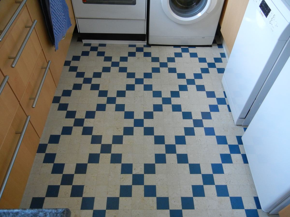 Farbig Weiss Blau Custom – Korkboden Referenz von Naturo Bodenbeläge