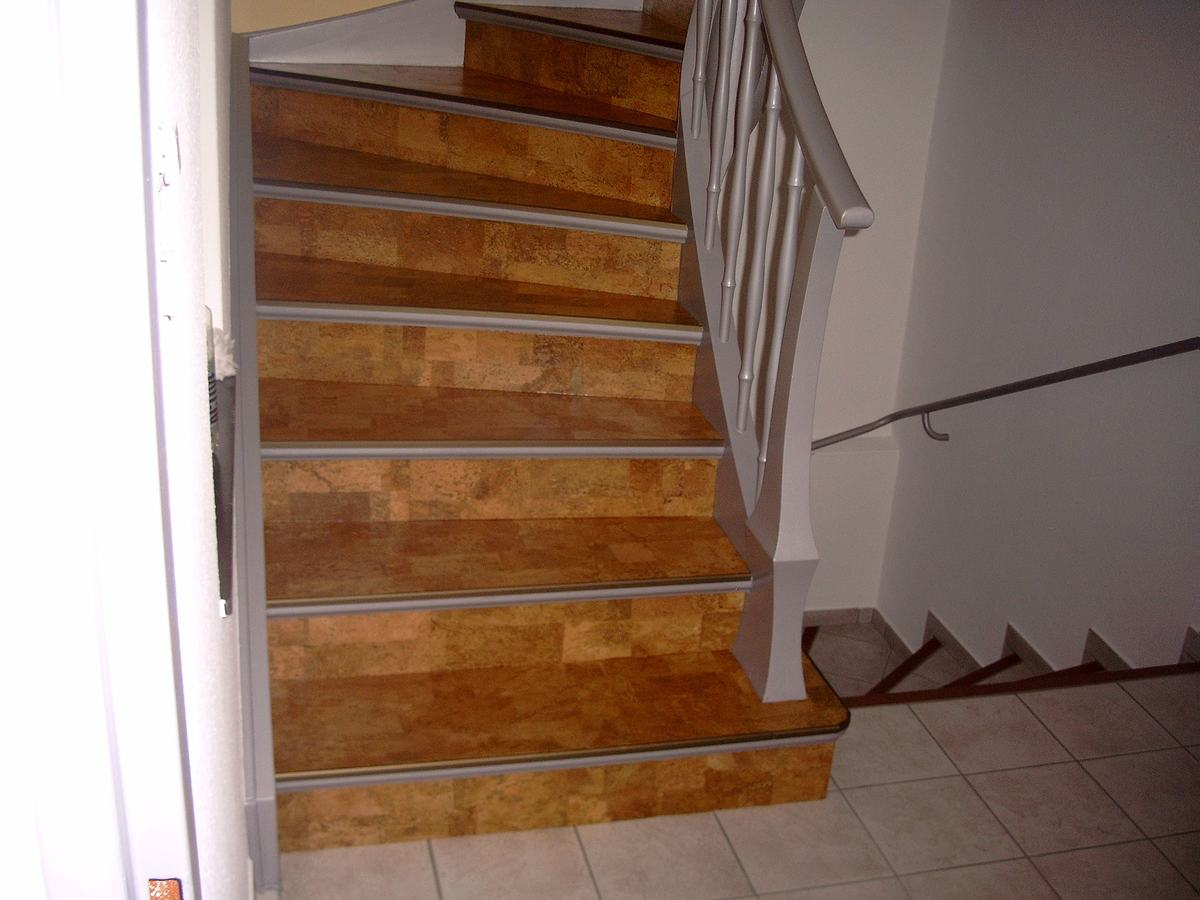 Treppe 06 2_1200 – Korkboden Referenz von Naturo Bodenbeläge